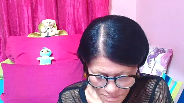 SLUTTYROXY online show from February 4, 2026, 5:52 pm