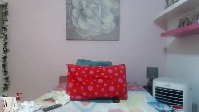 CindyCrawford online show from December 4, 2025, 3:49 am