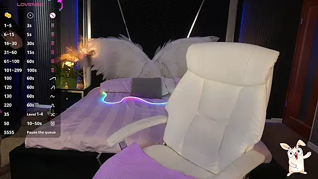 EmilyCandyy online show from June 6, 2026, 6:51 am