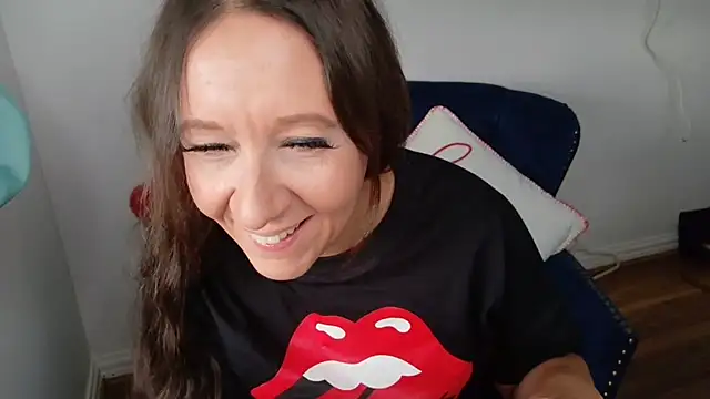 Snapshot of hotmilfmilly chatting on September 11, 2025, 7:41 am hotmilfmilly online show from September 11, 2025, 7:41 am