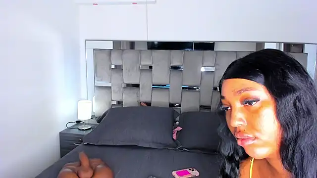 Cammiila online show from September 26, 2025, 10:52 am