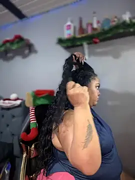 yanza2002 online show from December 15, 2024, 8:36 pm