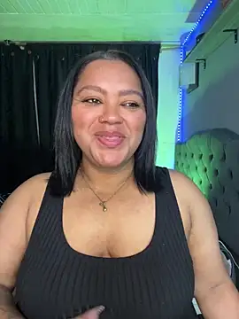 yanza2002 online show from November 28, 2025, 11:18 pm