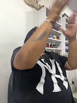 yanza2002 online show from February 14, 2026, 1:02 am