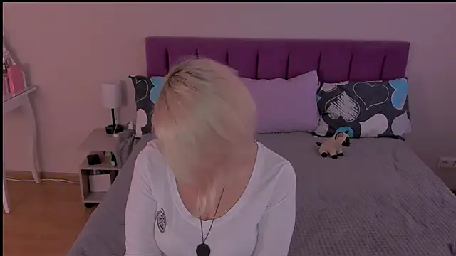 sabrinamacmarren online show from February 22, 2025, 12:29 pm