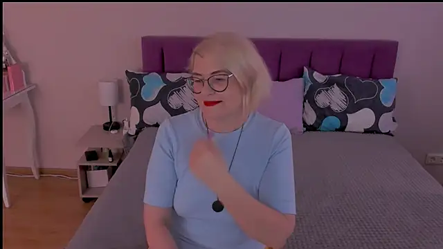 sabrinamacmarren online show from February 23, 2025, 7:11 am