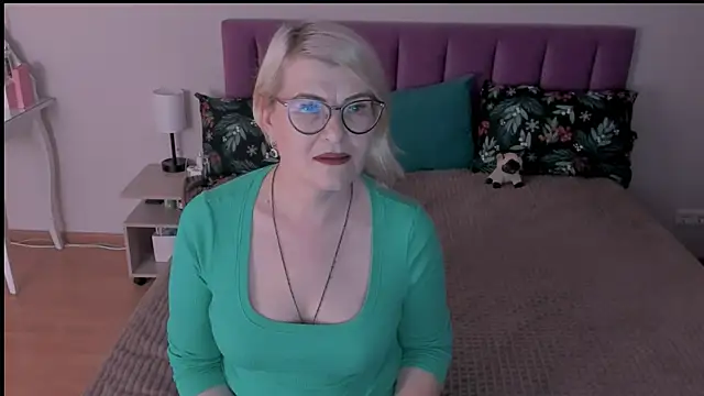 sabrinamacmarren online show from February 28, 2025, 4:10 pm