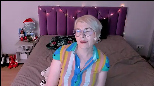 sabrinamacmarren online show from January 5, 2026, 5:27 pm