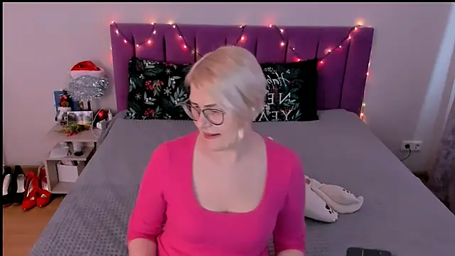 sabrinamacmarren online show from January 13, 2026, 11:04 am