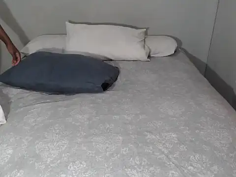 xxfantasy122 online show from January 18, 2025, 11:43 am