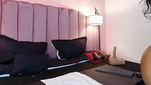 HallyBans online show from March 8, 2025, 12:09 pm