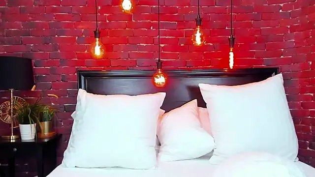 ChristynaRoss online show from January 28, 2025, 8:26 pm