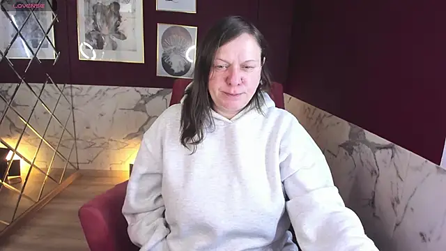 KellyPerfection online show from April 3, 2026, 5:49 am