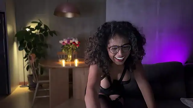 Snapshot of illaroom chatting on February 22, 2025, 12:05 am illaroom online show from February 22, 2025, 12:05 am