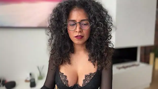 illaroom online show from December 19, 2025, 9:22 pm