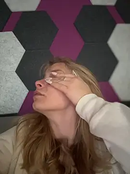 AnastasiaAniess online show from March 15, 2026, 7:58 am