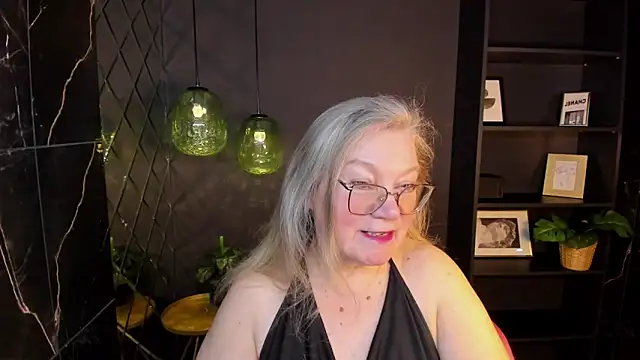 NataliMellow online show from March 6, 2026, 4:58 pm