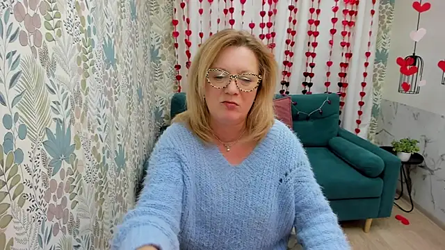 LeaPure online show from February 18, 2025, 7:19 pm