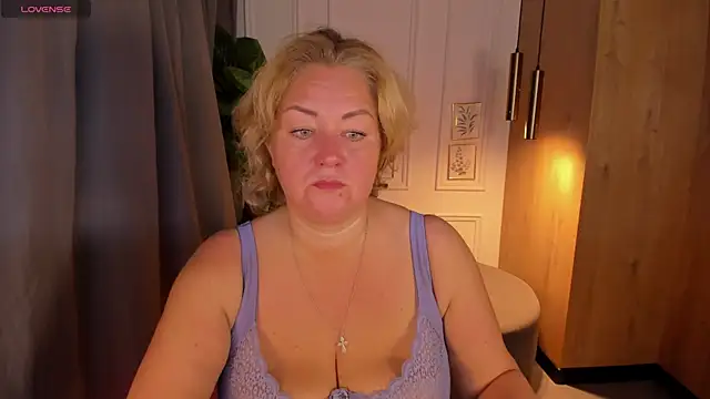 JenniferLight online show from September 28, 2025, 8:03 pm