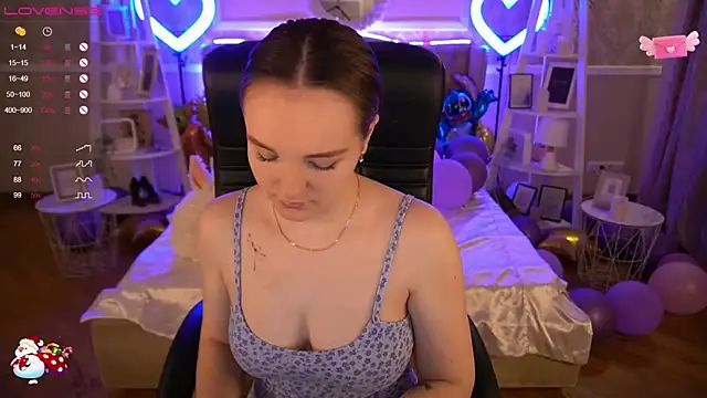 Snapshot of FoxyShy chatting on January 29, 2025, 12:45 pm FoxyShy online show from January 29, 2025, 12:45 pm