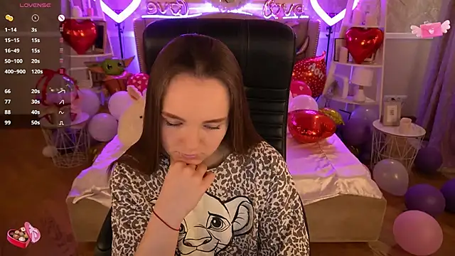 Snapshot of FoxyShy chatting on February 16, 2025, 12:21 pm FoxyShy online show from February 16, 2025, 12:21 pm