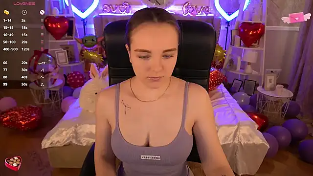 Snapshot of FoxyShy chatting on February 20, 2025, 12:47 pm FoxyShy online show from February 20, 2025, 12:47 pm