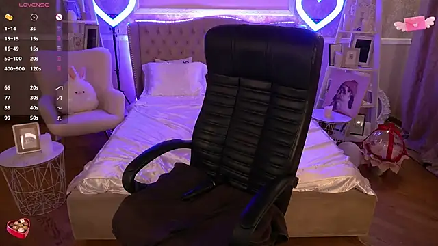 Snapshot of FoxyShy chatting on March 16, 2025, 12:44 pm FoxyShy online show from March 16, 2025, 12:44 pm