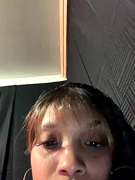 Rakiyahcharms online show from December 17, 2025, 4:07 am