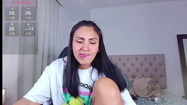 ms freyax online show from October 25, 2025, 3:58 am