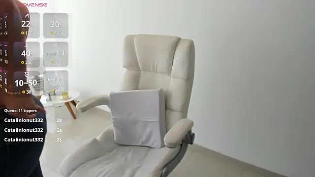 Snapshot of renata_t_ chatting on March 4, 2025, 8:49 pm renata t online show from March 4, 2025, 8:49 pm