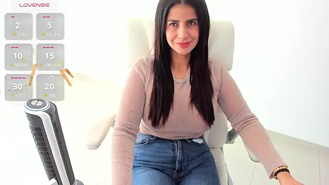 Snapshot of renata_t_ chatting on March 5, 2025, 3:51 pm renata t online show from March 5, 2025, 3:51 pm