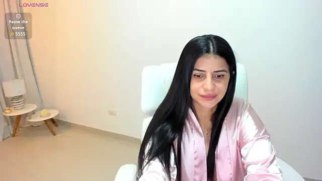 Snapshot of renata_t_ chatting on March 8, 2025, 10:32 am renata t online show from March 8, 2025, 10:32 am