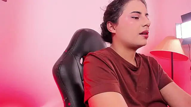 AbbyTaylorr online show from December 2, 2025, 10:05 pm