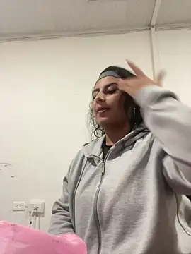 AbbyTaylorr online show from April 17, 2026, 10:02 pm