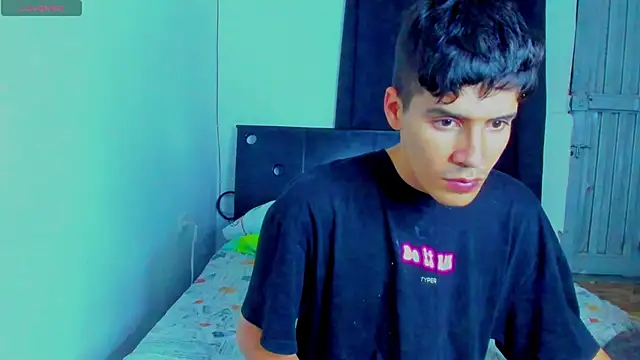 Dimitrixxx   online show from June 17, 2026, 10:43 pm