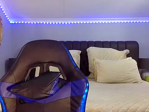 BOOTYBANGER24xx online show from November 12, 2025, 3:29 am