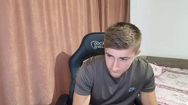 Snapshot of Todhorny9873 chatting on February 19, 2025, 6:33 am Todhorny9873 online show from February 19, 2025, 6:33 am