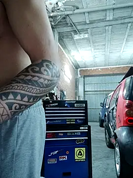 wolf113r online show from November 2, 2025, 7:27 pm