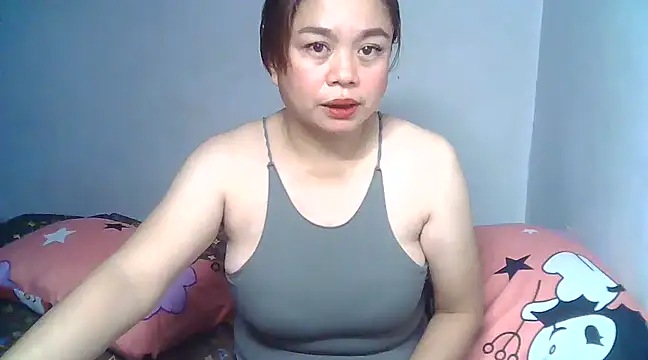 Snapshot of Kariebabe chatting on December 10, 2024, 11:00 am Kariebabe online show from December 10, 2024, 11:00 am