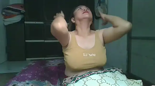 Snapshot of Kariebabe chatting on February 20, 2025, 1:19 pm Kariebabe online show from February 20, 2025, 1:19 pm