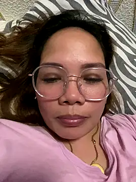 BURBERRY69 online show from October 4, 2025, 5:11 pm