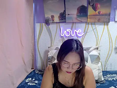 BURBERRY69 online show from February 10, 2026, 2:48 am