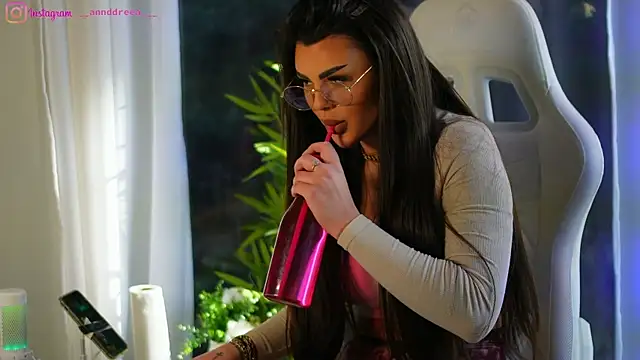 perfectt33n online show from January 6, 2025, 9:41 am