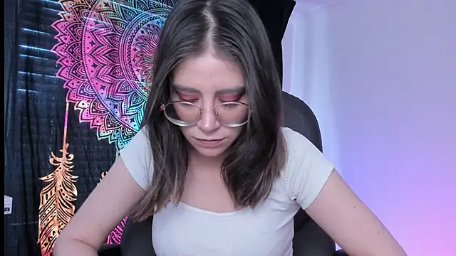 HazelKush online show from January 10, 2025, 6:49 pm