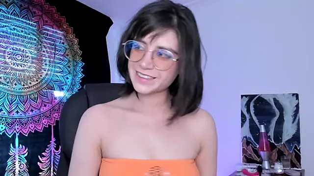 HazelKush online show from February 19, 2025, 8:52 pm