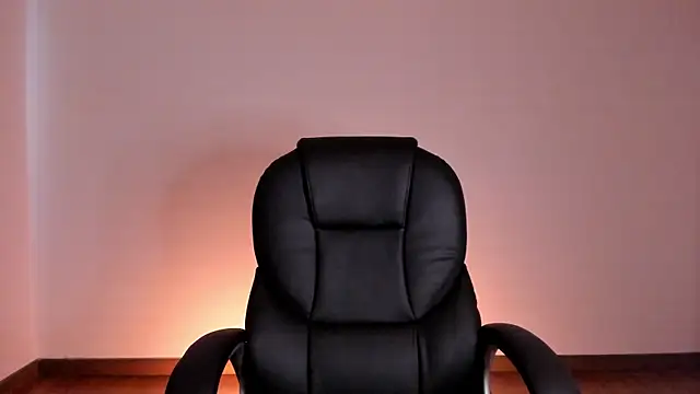 HazelKush online show from October 6, 2025, 8:06 pm