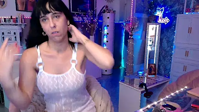 misscectito13 online show from June 4, 2026, 10:49 pm