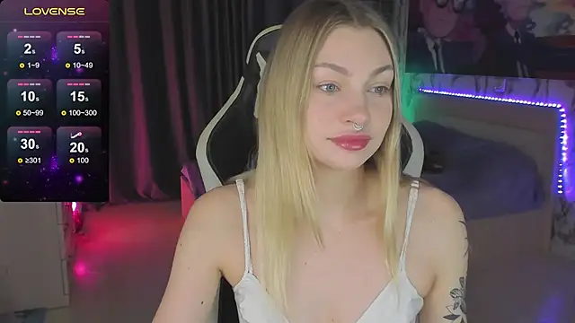 BiMolly online show from December 10, 2024, 2:05 am