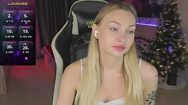 BiMolly online show from January 4, 2025, 9:20 pm