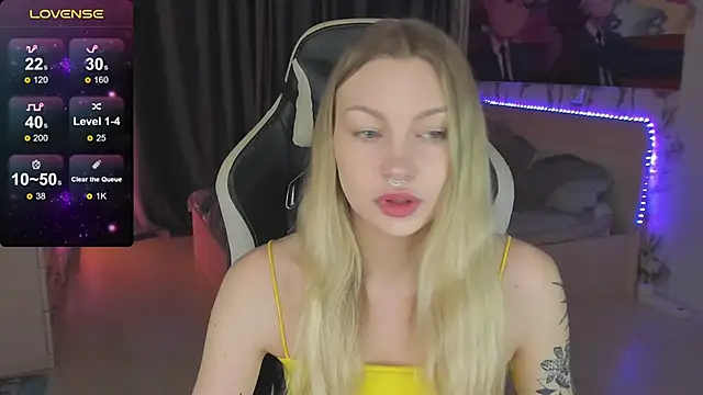 BiMolly online show from March 6, 2025, 11:09 pm